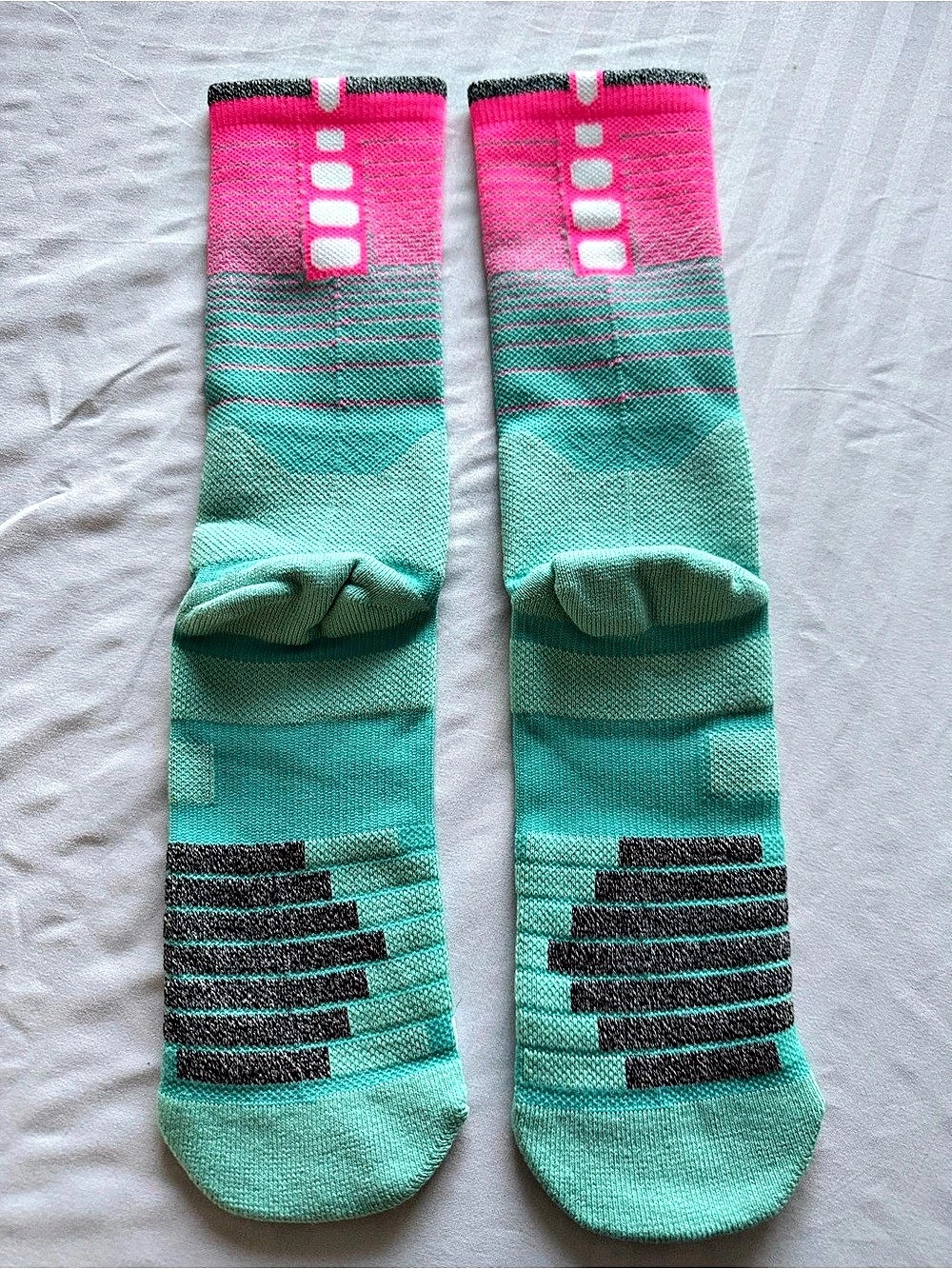 Men’s Breathable Sports Socks Thick Cushion Running Gym Cycling Basketball socks